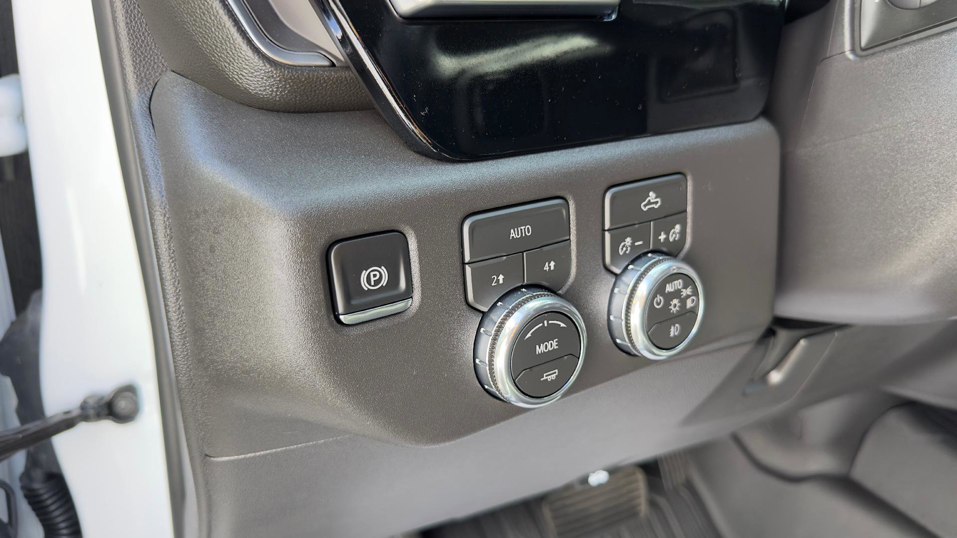 Used 2026 GMC Sierra 1500 Elevation w/ Elevation Select Package AWD/4WD image 14