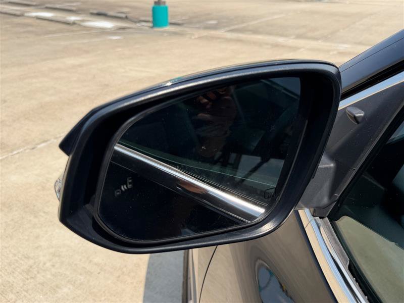 Used 2019 Toyota Highlander XLE AWD/4WD image 14