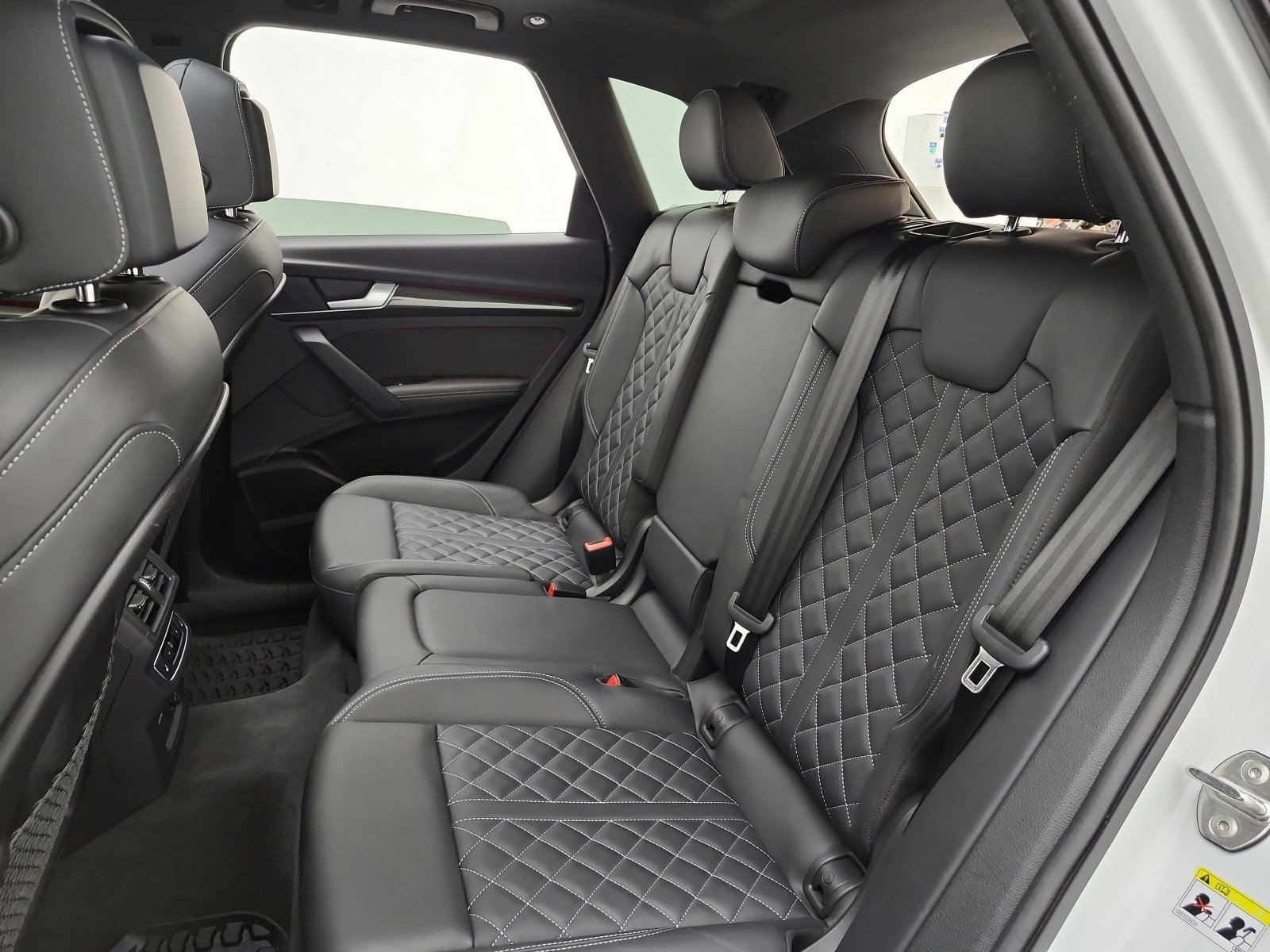 Used 2024 Audi SQ5 Prestige AWD/4WD image 15