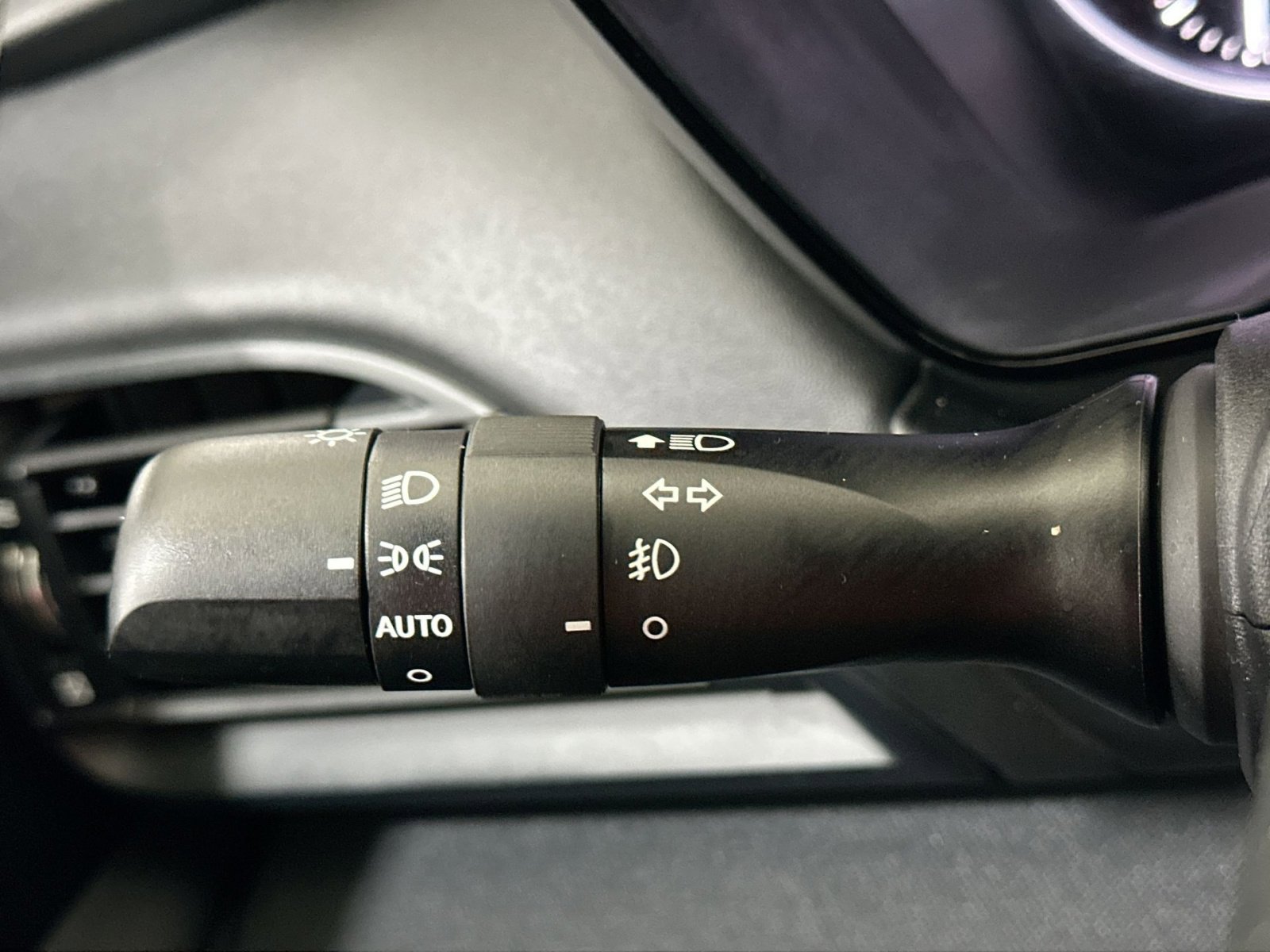 Used 2023 Subaru Outback Premium image 29