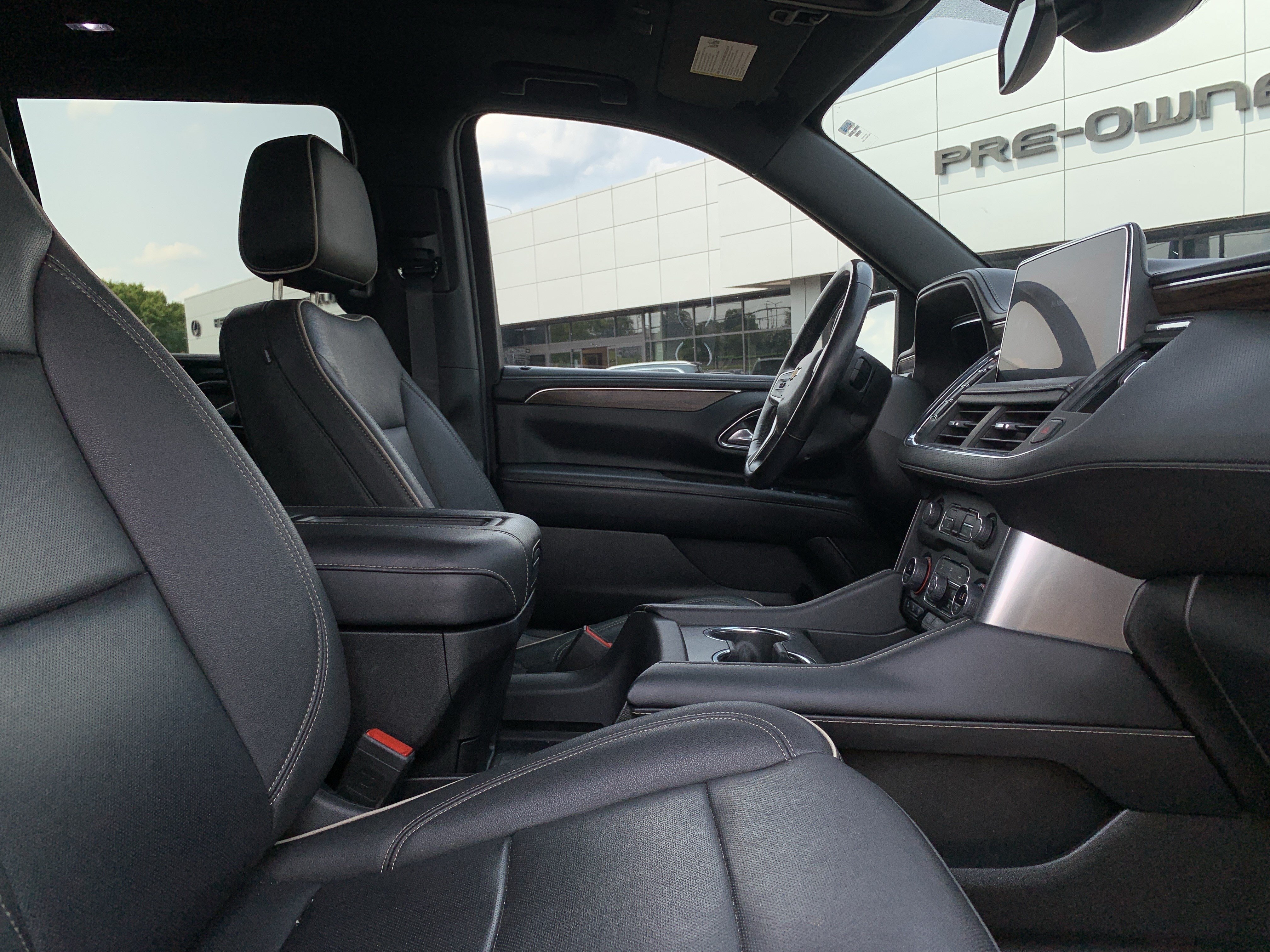 Used 2023 Chevrolet Tahoe Premier AWD/4WD image 35