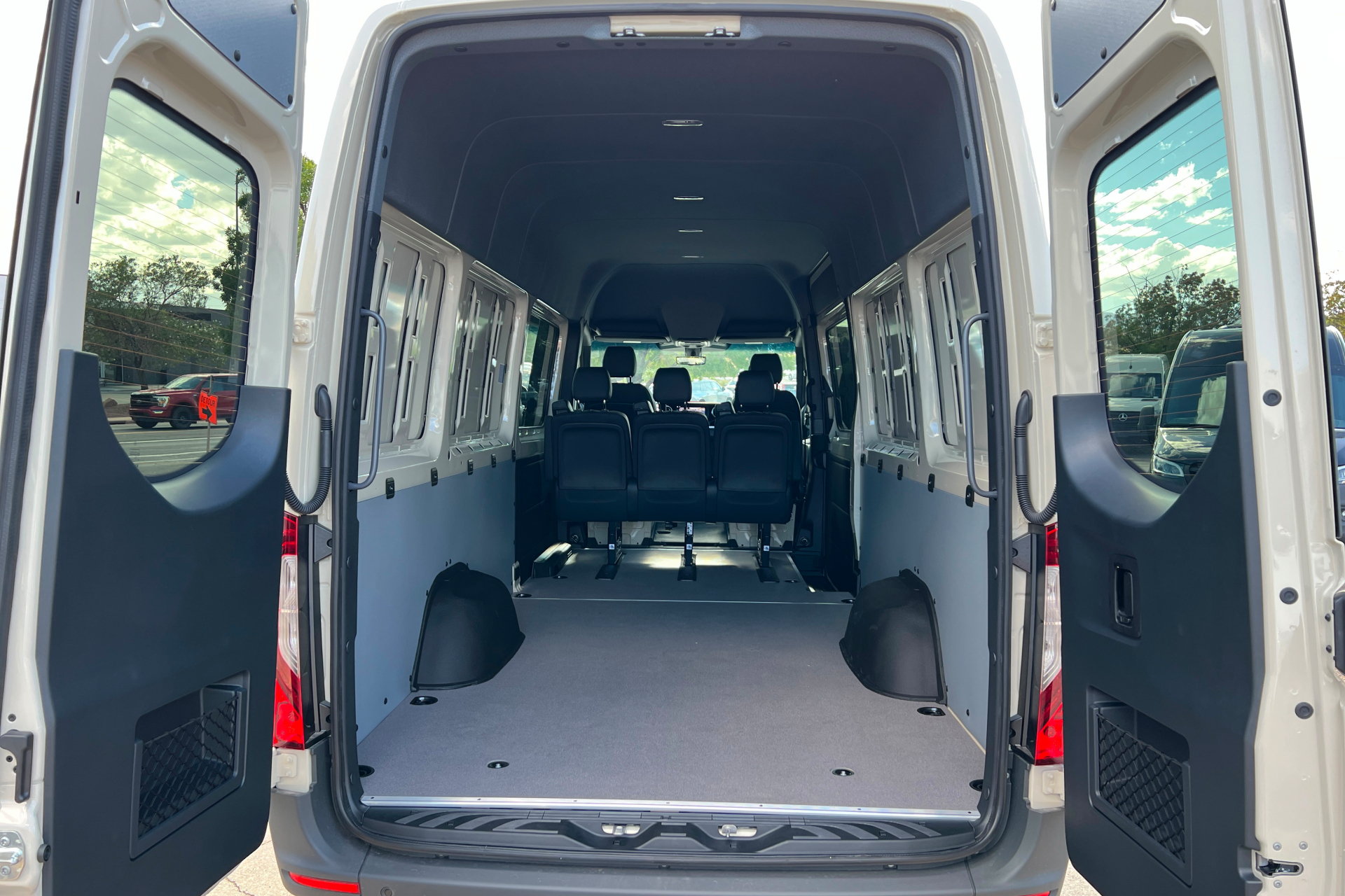 New 2026 Mercedes-Benz Sprinter 2500 image 18