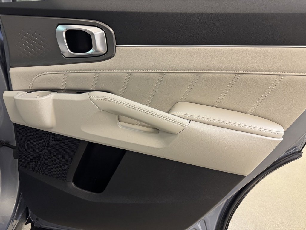 Used 2021 Kia Sorento SX image 26