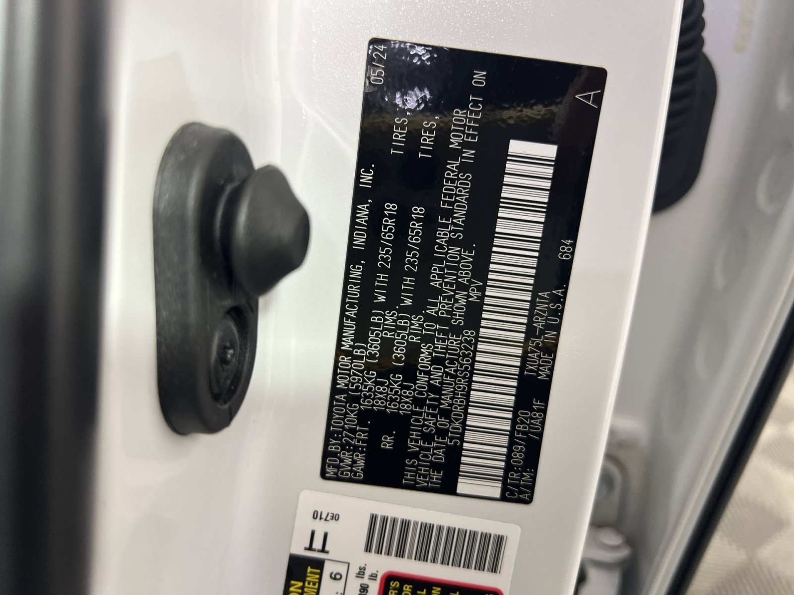 Used 2024 Toyota Highlander LE image 31