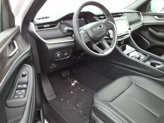 New 2026 Jeep Grand Cherokee Limited AWD/4WD image 15