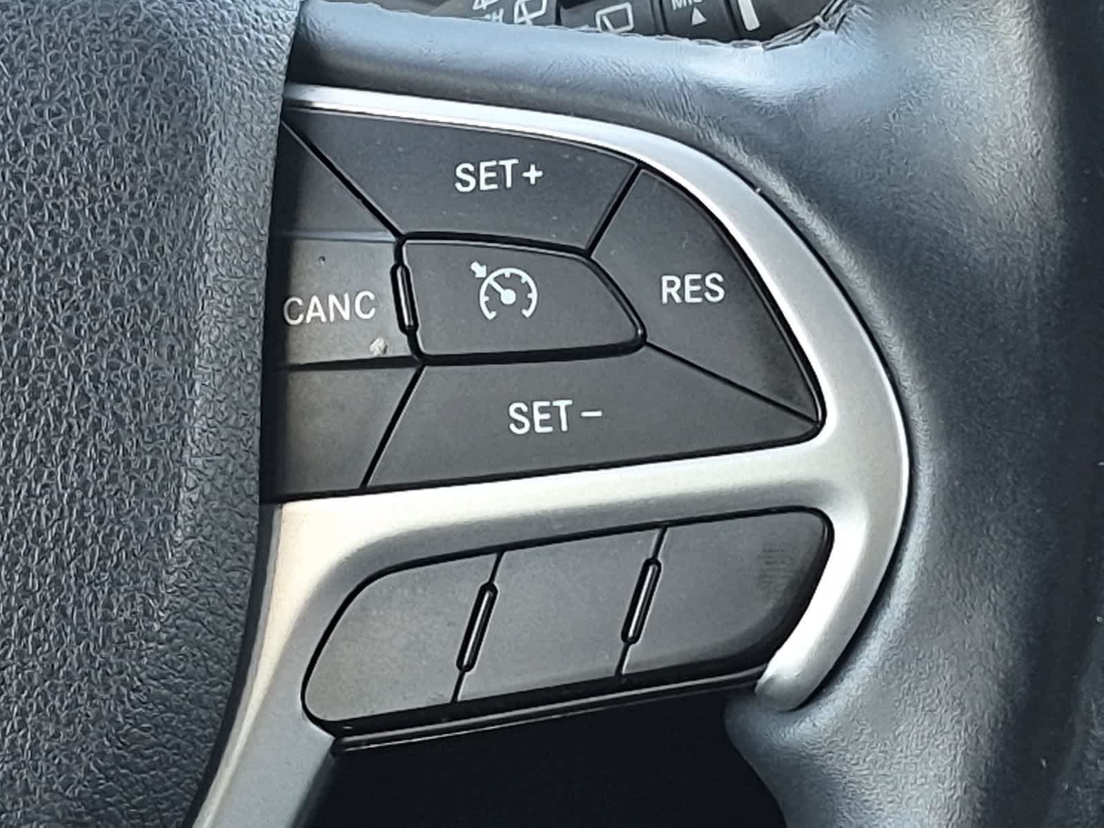 Used 2014 Jeep Cherokee Limited w/ Trailer Tow Group AWD/4WD image 24