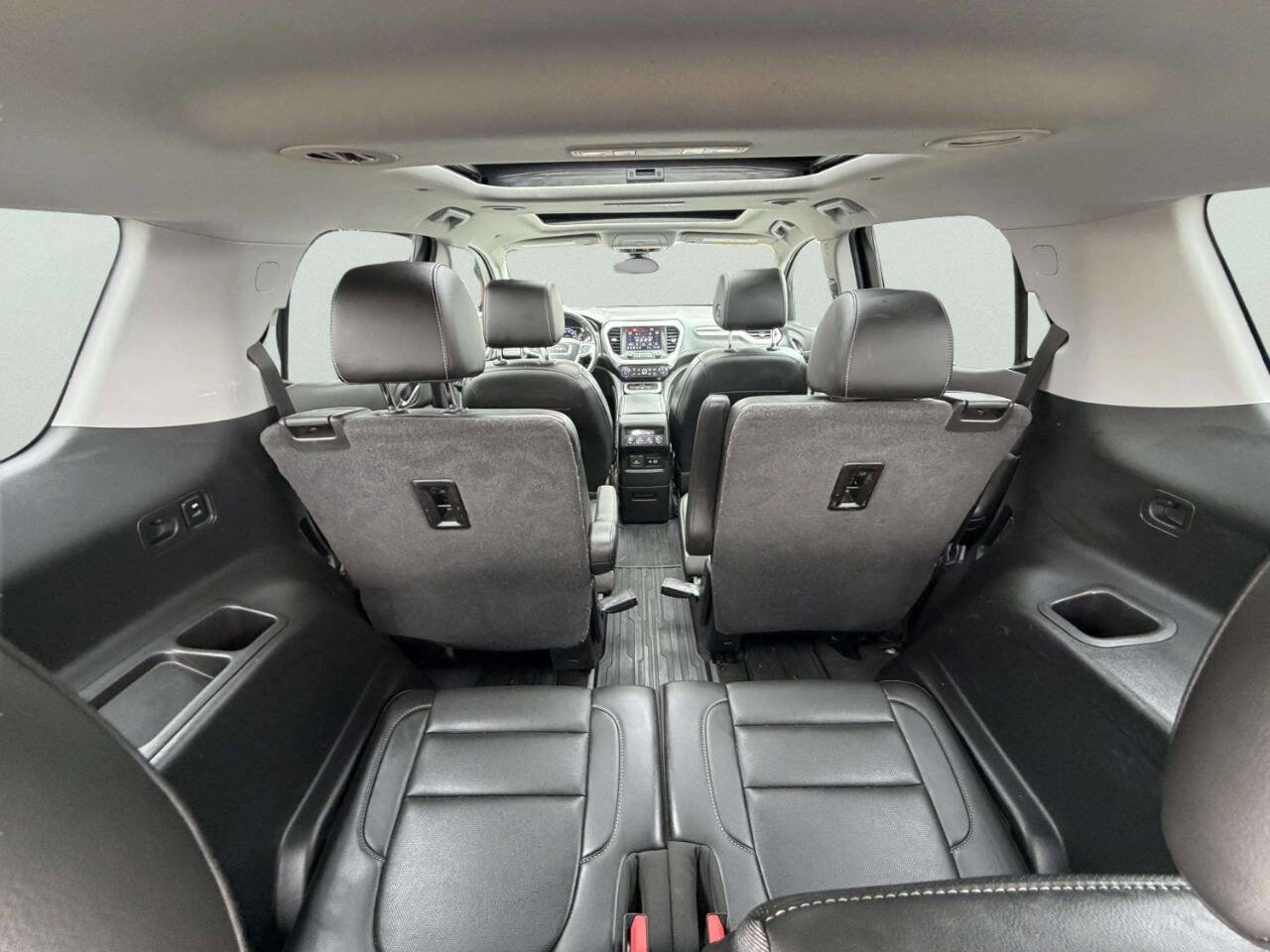Used 2021 GMC Acadia SLT w/ Technology Package AWD/4WD image 10