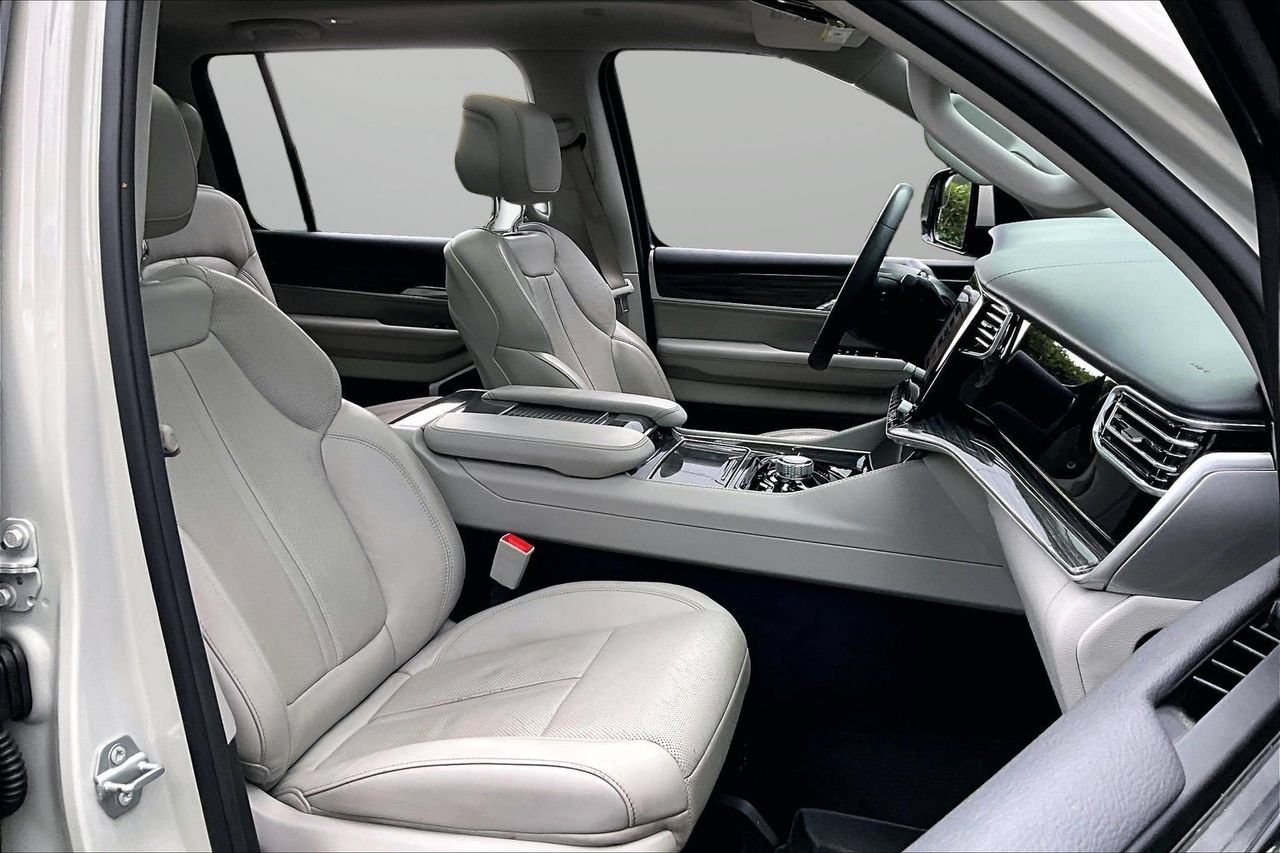 Certified 2022 Jeep Wagoneer Series III w/ Premium Group I AWD/4WD image 25