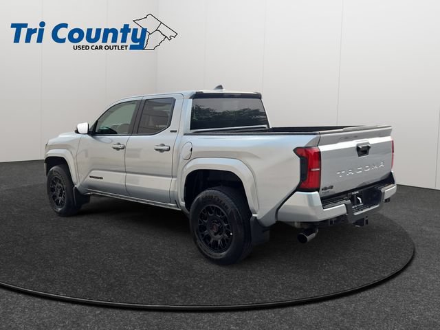 Certified 2025 Toyota Tacoma SR5 AWD/4WD image 6