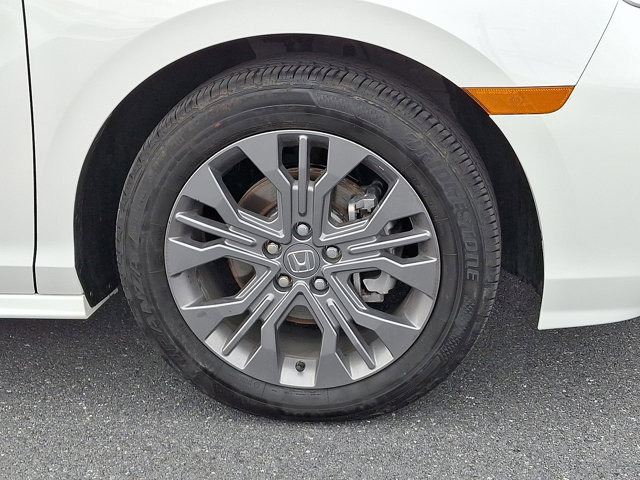 Certified 2026 Honda Odyssey Touring image 8