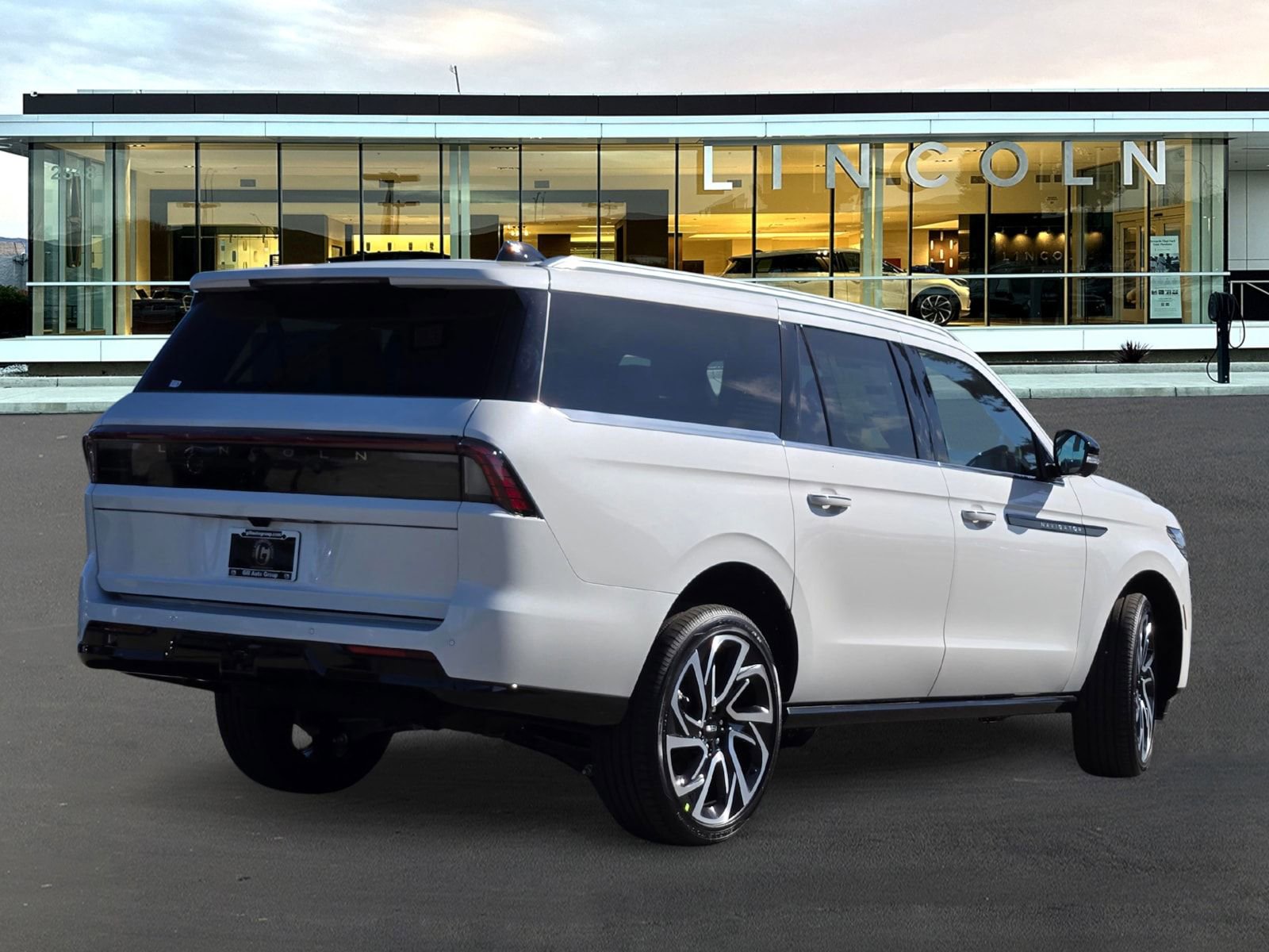 New 2026 Lincoln Navigator L Black Label AWD/4WD image 4
