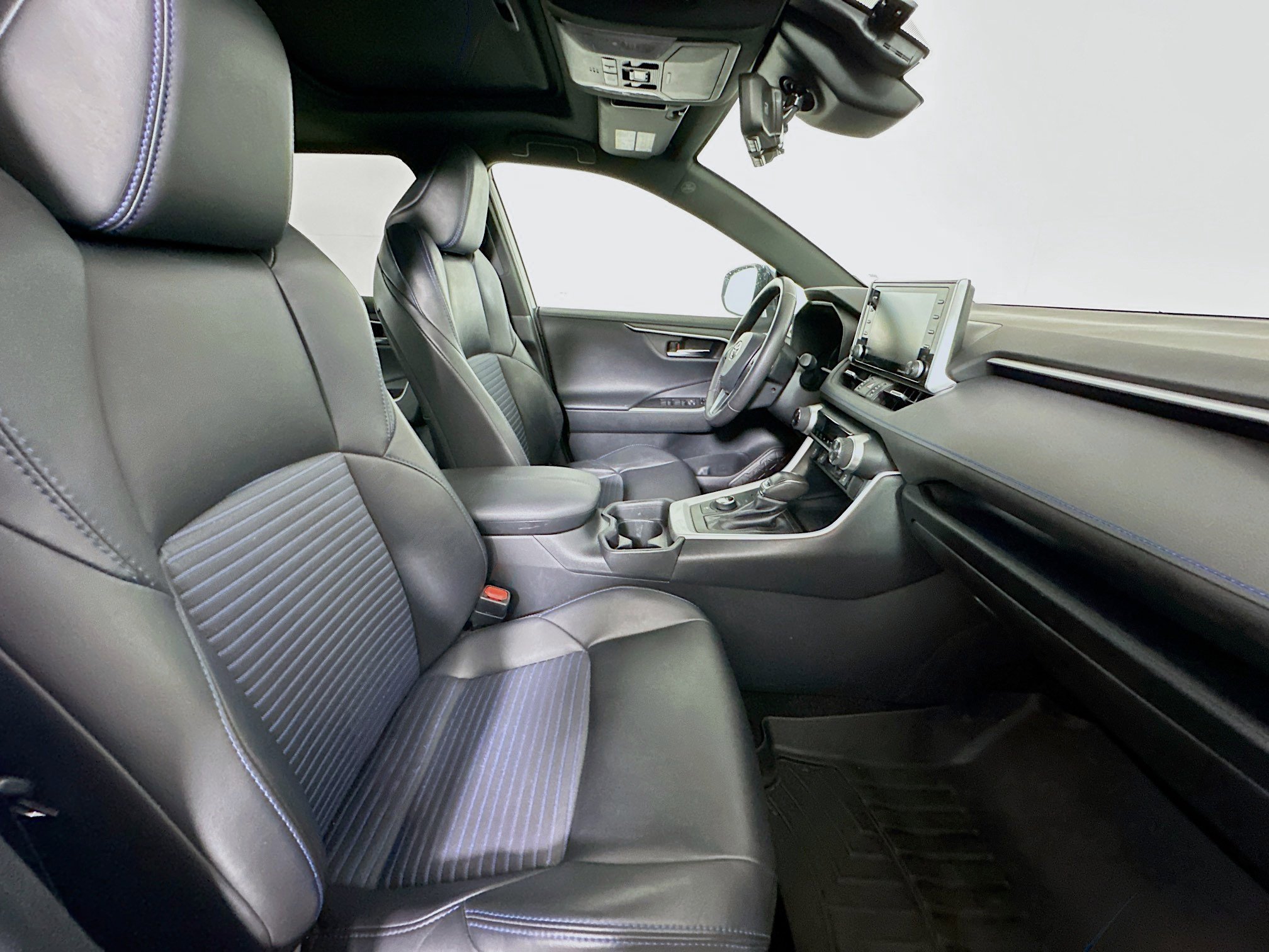 Used 2019 Toyota RAV4 XSE image 31