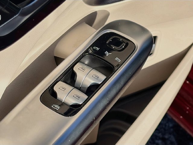 Certified 2024 Mercedes-Benz C 300 4MATIC Sedan image 17