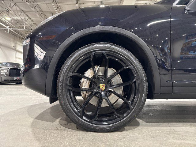 Used 2015 Porsche Cayenne S image 18