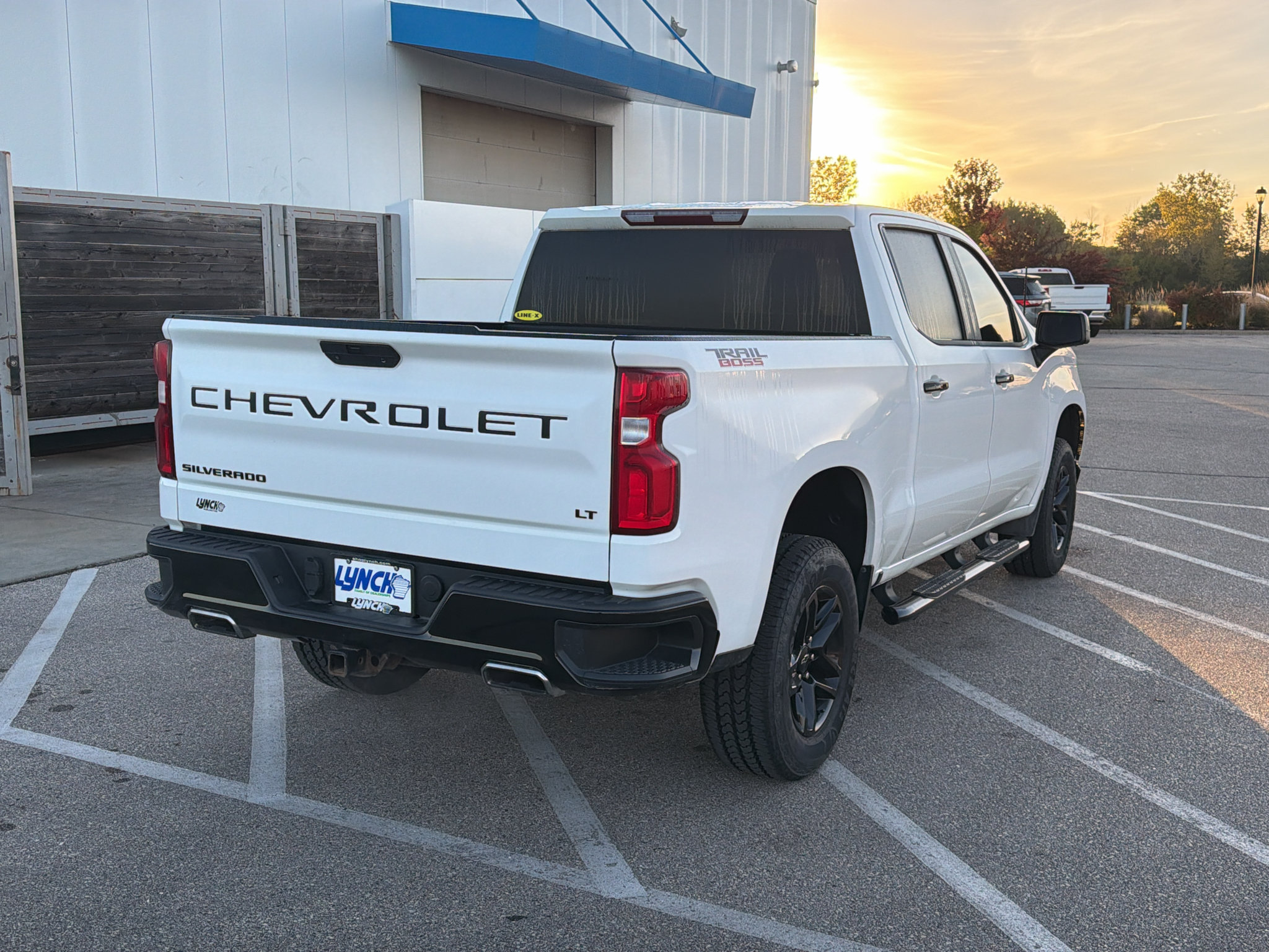 Used 2020 Chevrolet Silverado 1500 LT Trail Boss w/ LPO, Dark Essentials Package AWD/4WD image 5