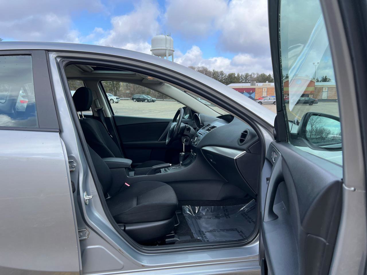 Used 2012 MAZDA MAZDA3 i Touring image 34