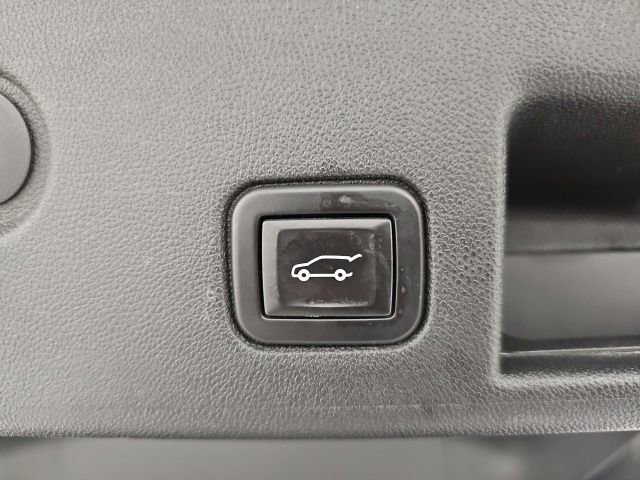 Used 2020 Chevrolet Equinox LT image 32