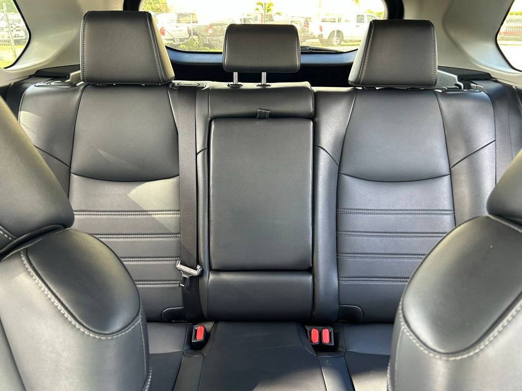 Used 2023 Toyota RAV4 XLE Premium image 14