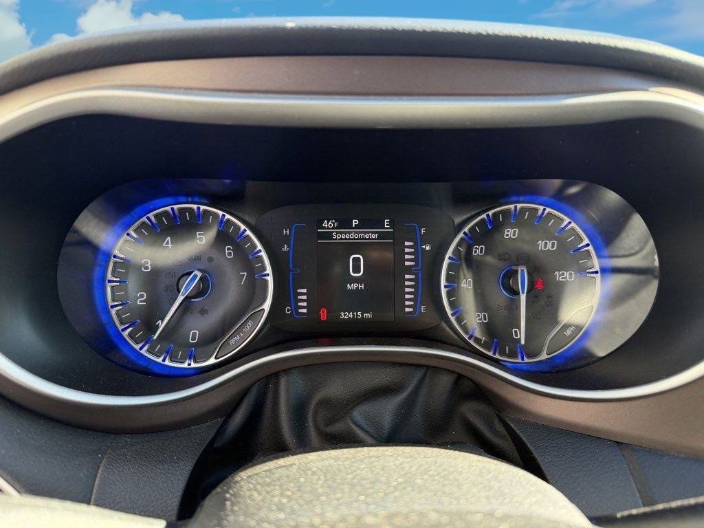 Used 2023 Chrysler Voyager LX image 19