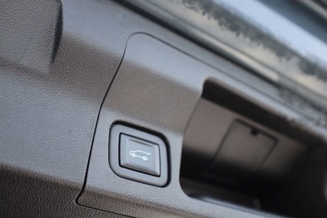 Used 2020 GMC Acadia SLT w/ Driver Alert Package II image 35