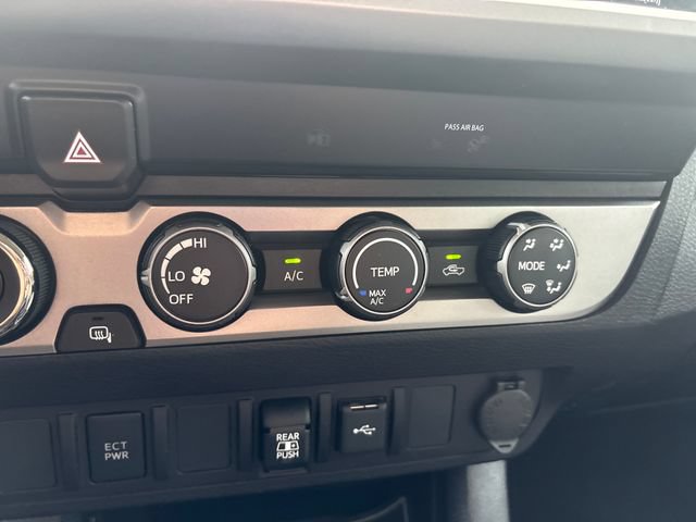 Used 2020 Toyota Tacoma SR5 AWD/4WD image 25