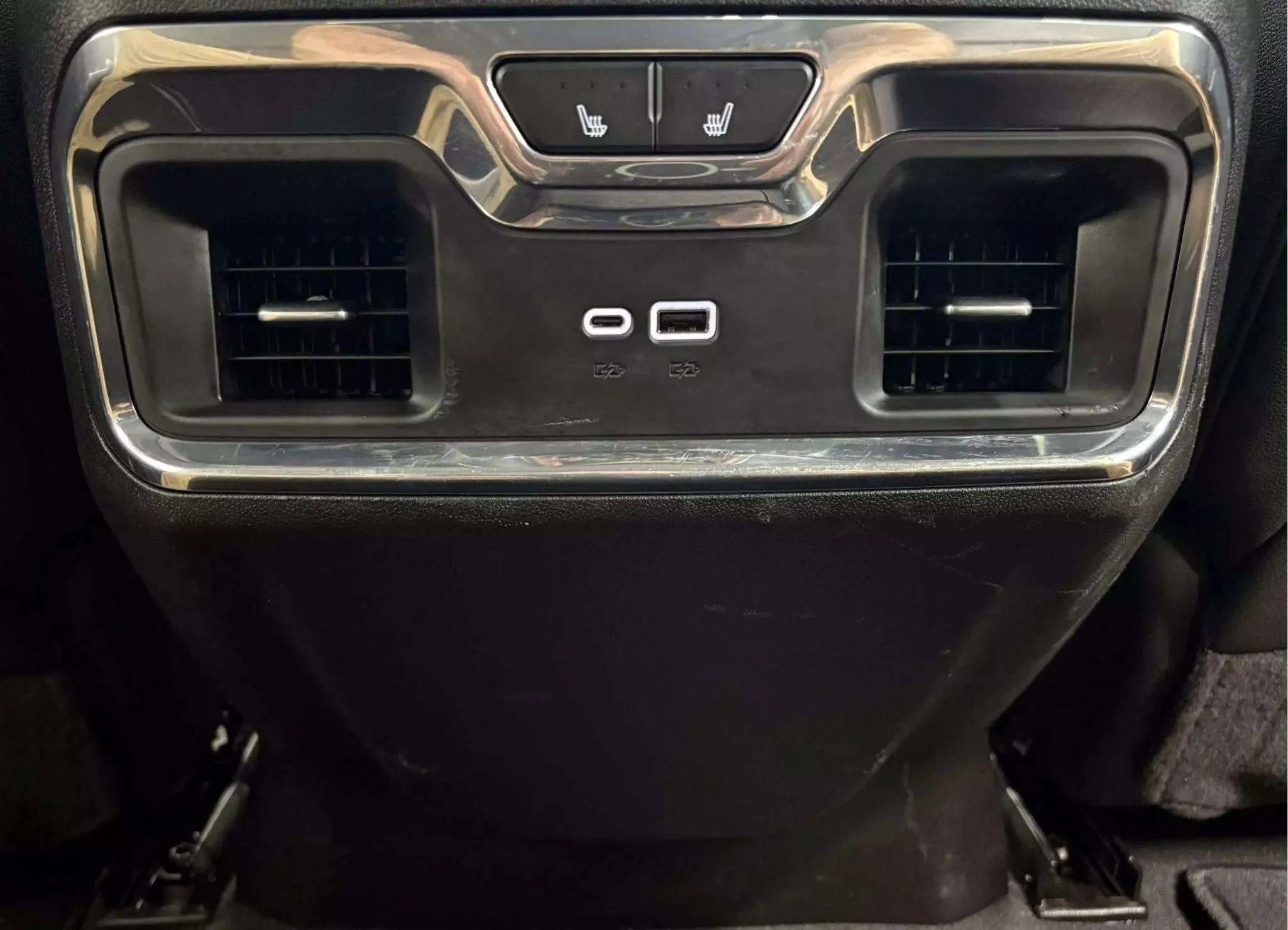 Used 2024 GMC Sierra 2500 SLT w/ SLT Convenience Package image 18