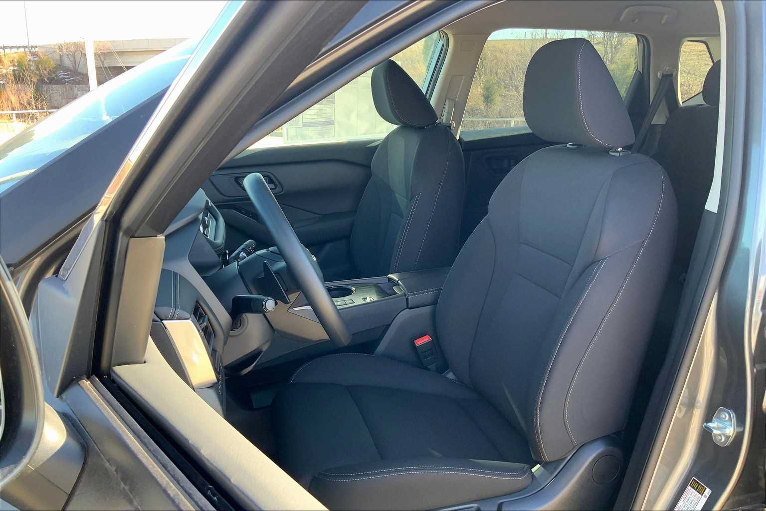Certified 2025 Nissan Rogue S FWD image 9