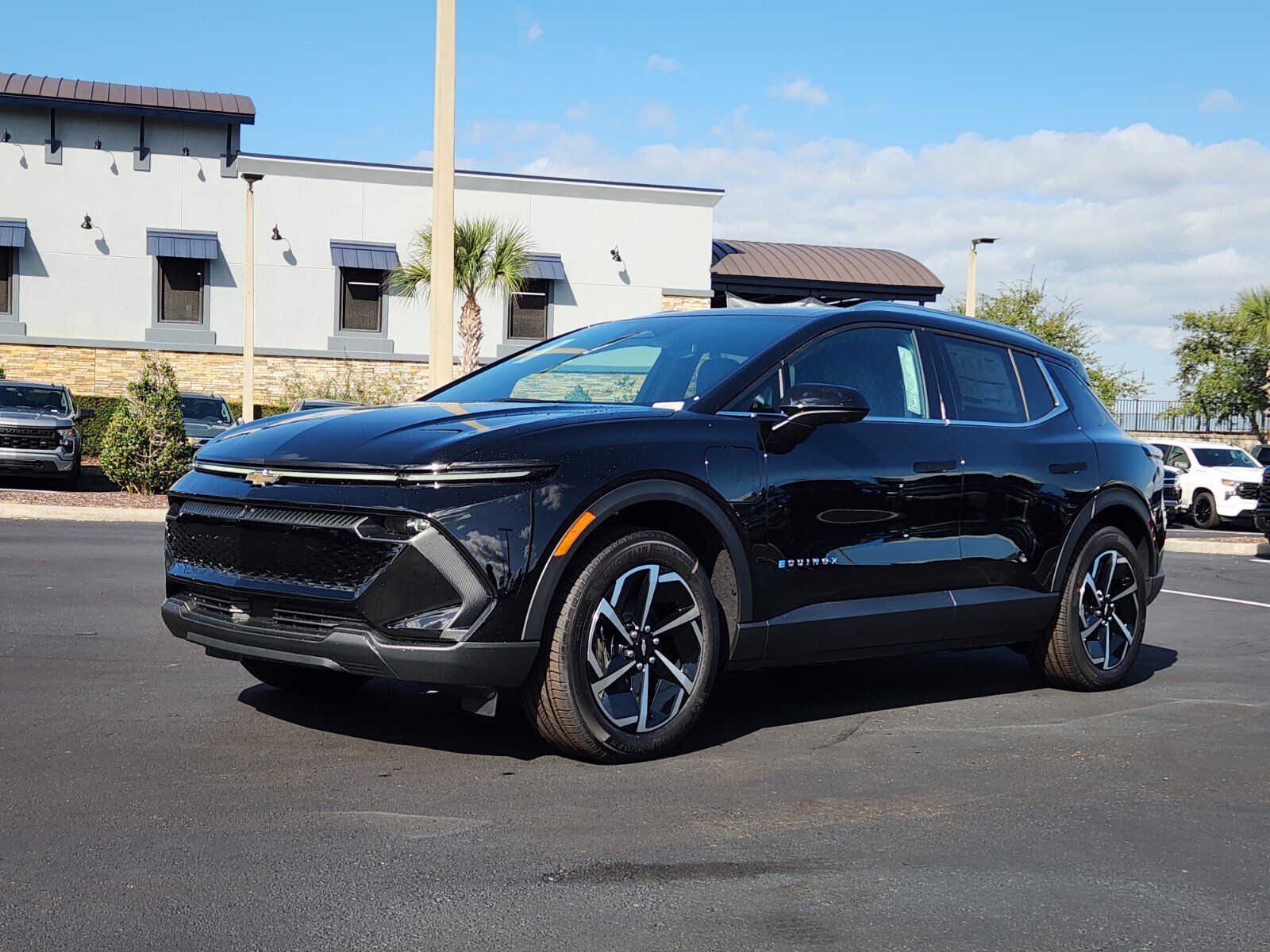 New 2026 Chevrolet Equinox EV LT AWD/4WD image 2
