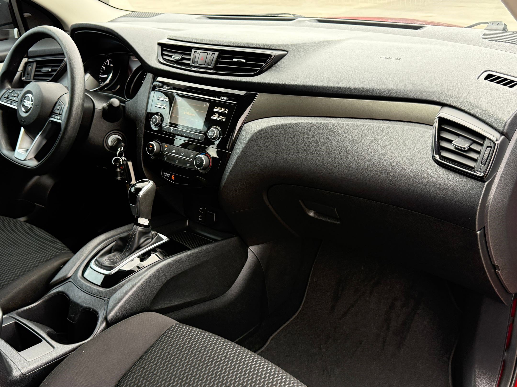 Used 2018 Nissan Rogue Sport S w/ S Appearance Package image 28