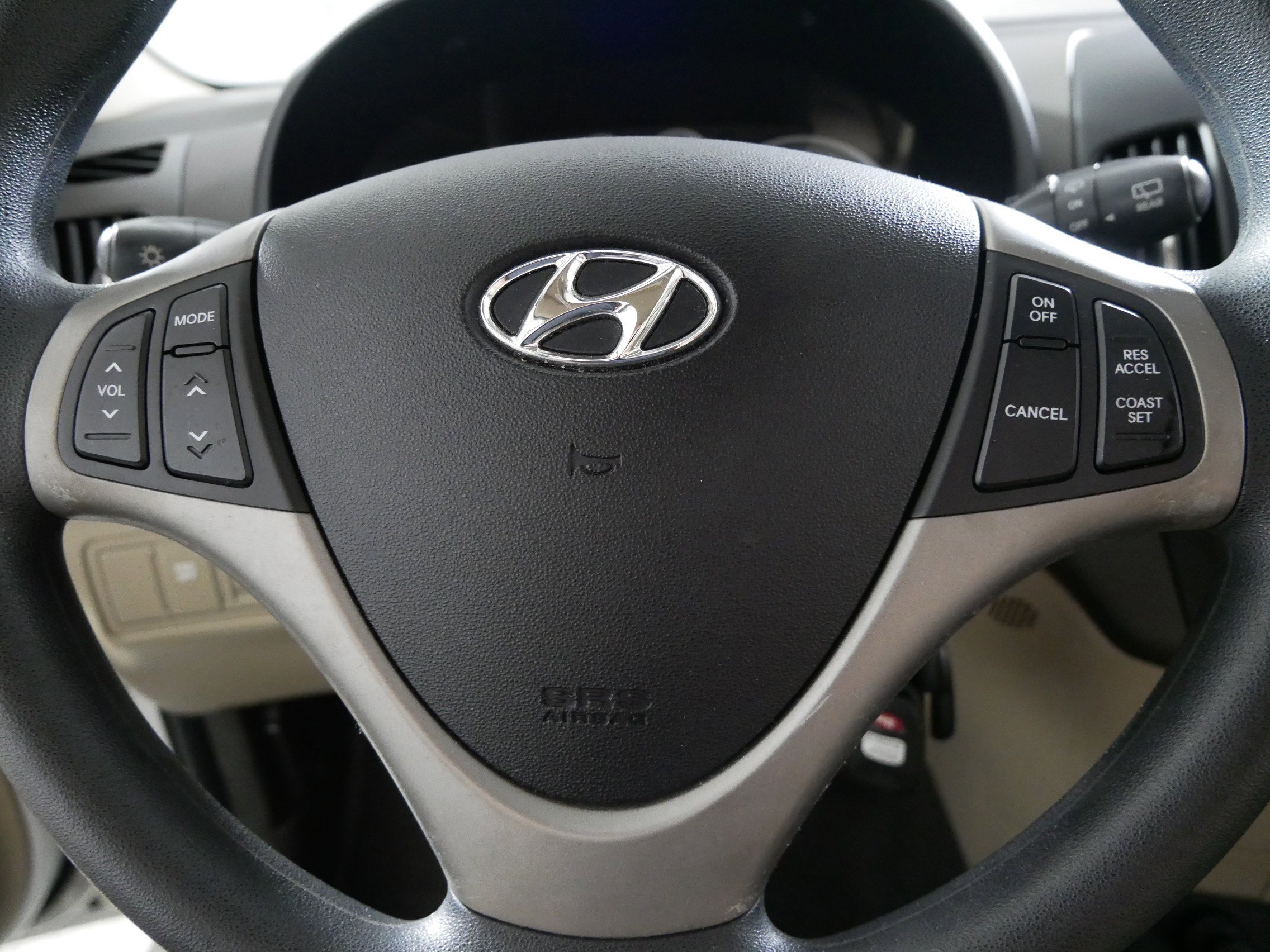 Used 2010 Hyundai Elantra GLS w/ Popular Equipment Pkg 2 image 25