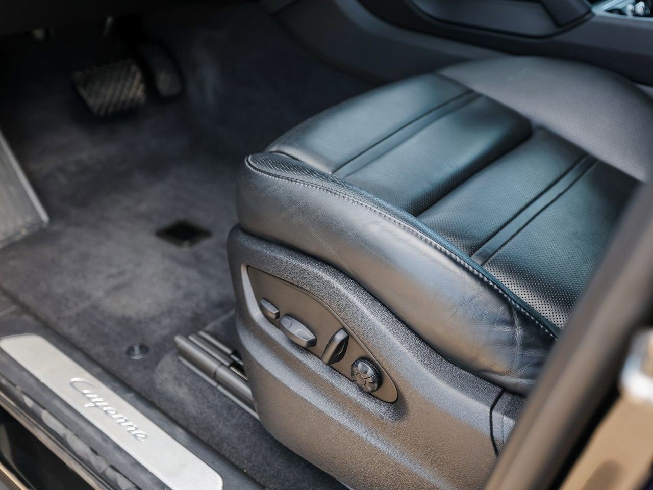 Certified 2023 Porsche Cayenne image 14