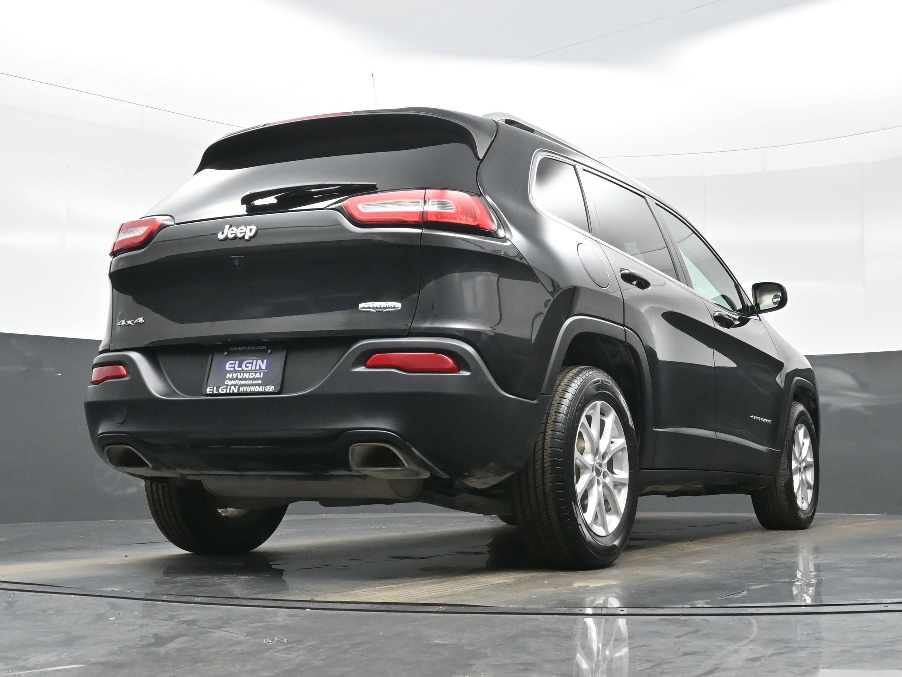 Used 2016 Jeep Cherokee Latitude w/ Comfort/Convenience Group image 29