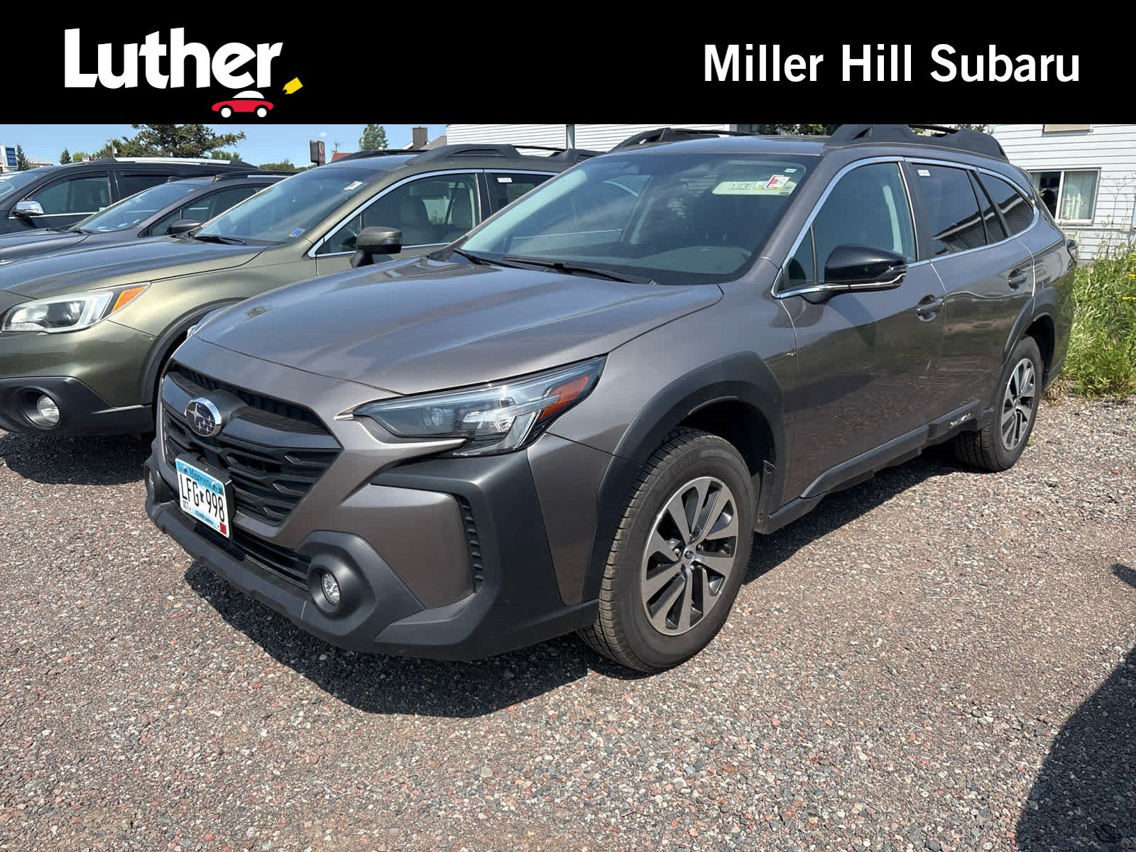 Used 2024 Subaru Outback Premium AWD/4WD image 1
