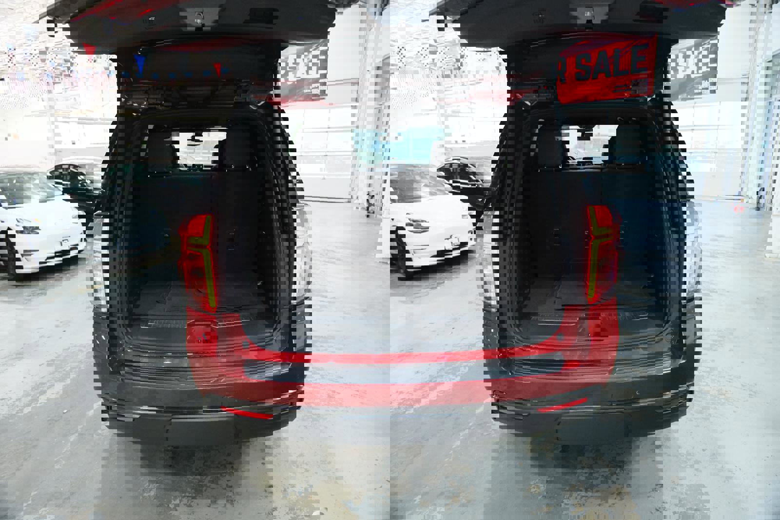 Used 2022 Chevrolet Tahoe RST w/ Luxury Package image 10