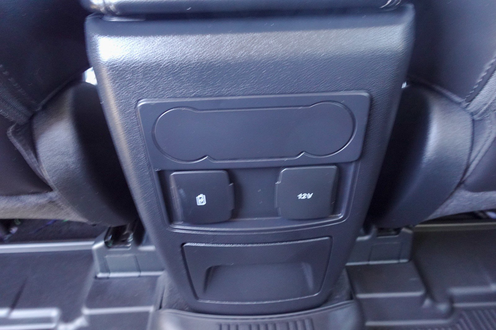 Used 2023 Ford Explorer XLT w/ Equipment Group 202A AWD/4WD image 26