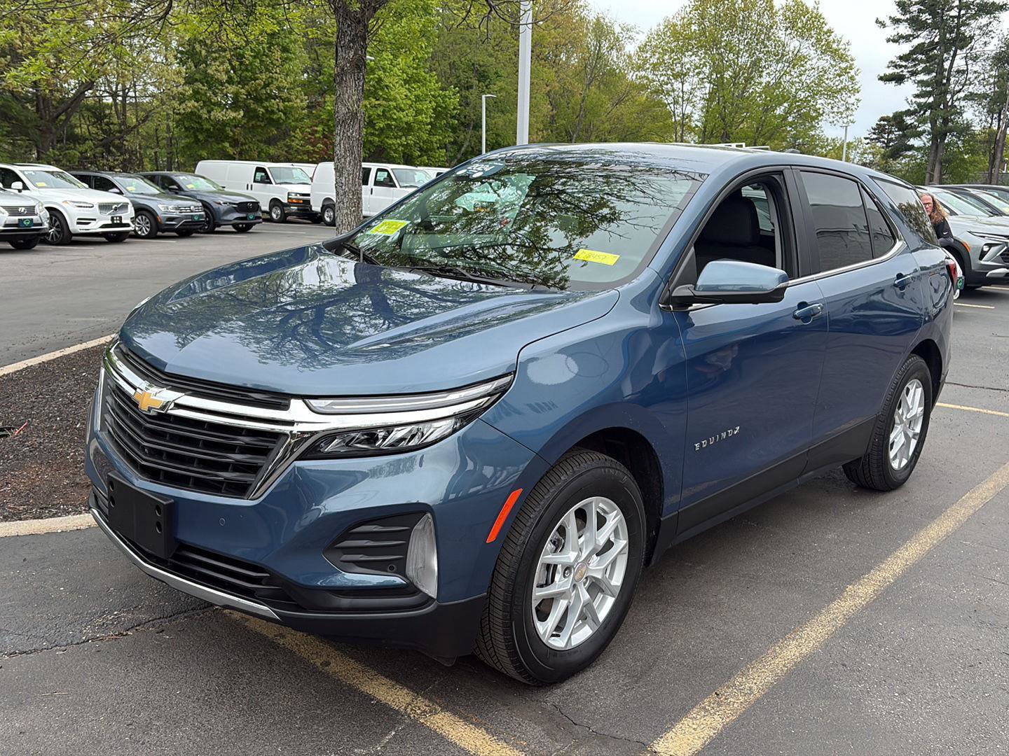 Used 2024 Chevrolet Equinox LT AWD/4WD image 3