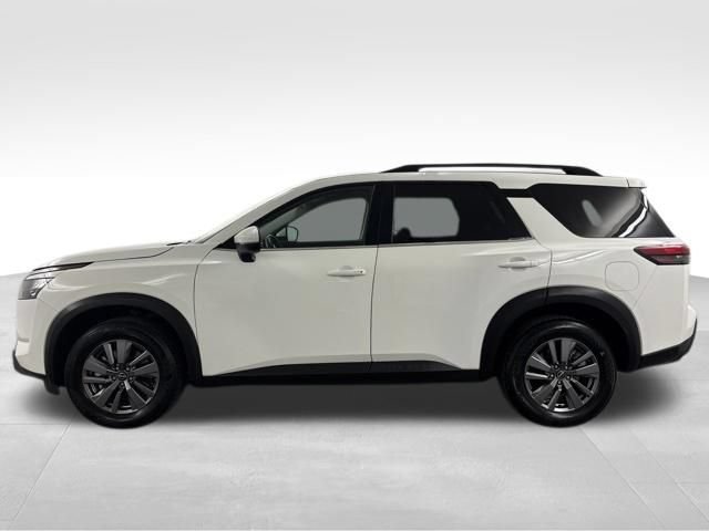Used 2025 Nissan Pathfinder SV AWD/4WD image 5