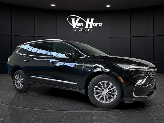 Used 2022 Buick Enclave Essence image 1