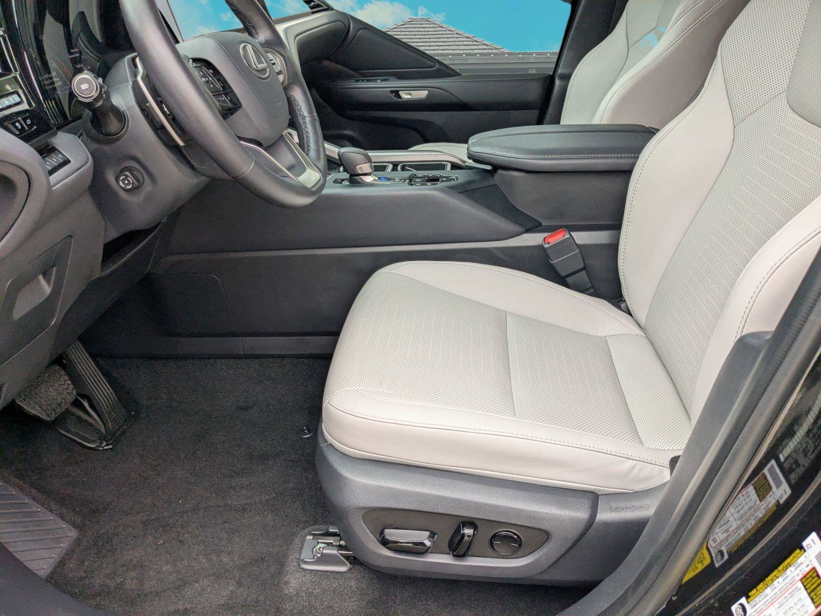 Certified 2025 Lexus TX 350 AWD w/ Technology Package image 5