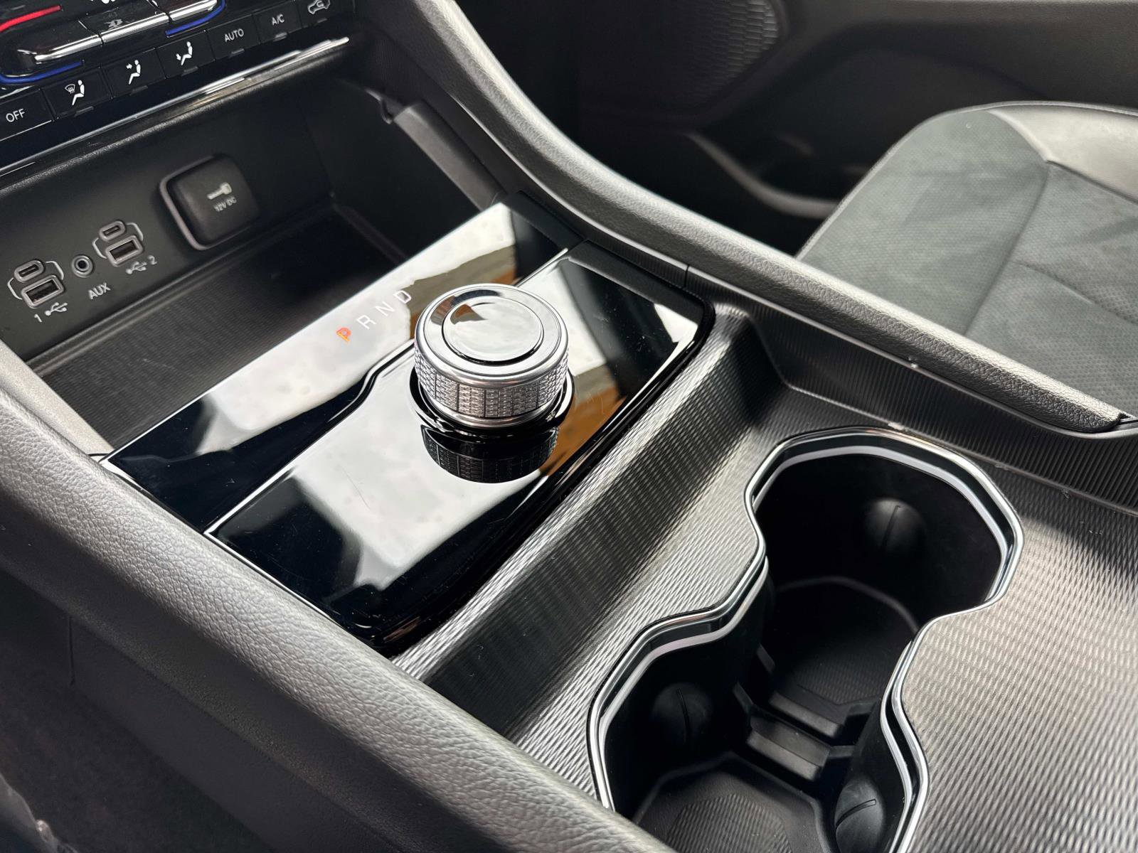 Certified 2025 Jeep Grand Cherokee Altitude image 25