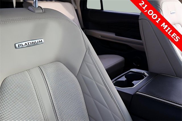 Used 2023 Ford Expedition Platinum image 19