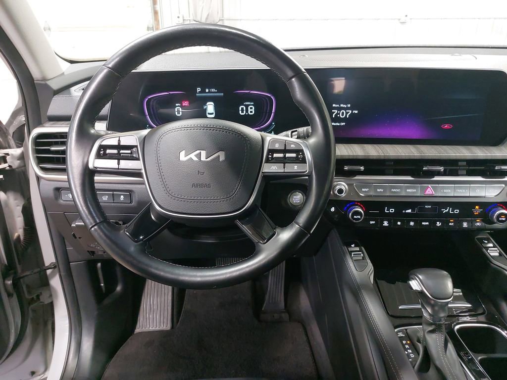 Used 2023 Kia Telluride EX AWD/4WD image 16