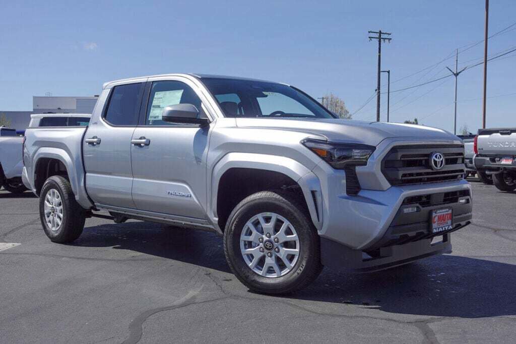 New 2025 Toyota Tacoma SR5 image 4