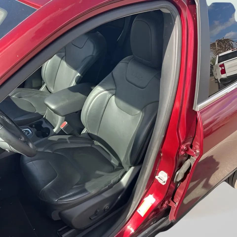 Used 2019 Jeep Cherokee Limited AWD/4WD image 15