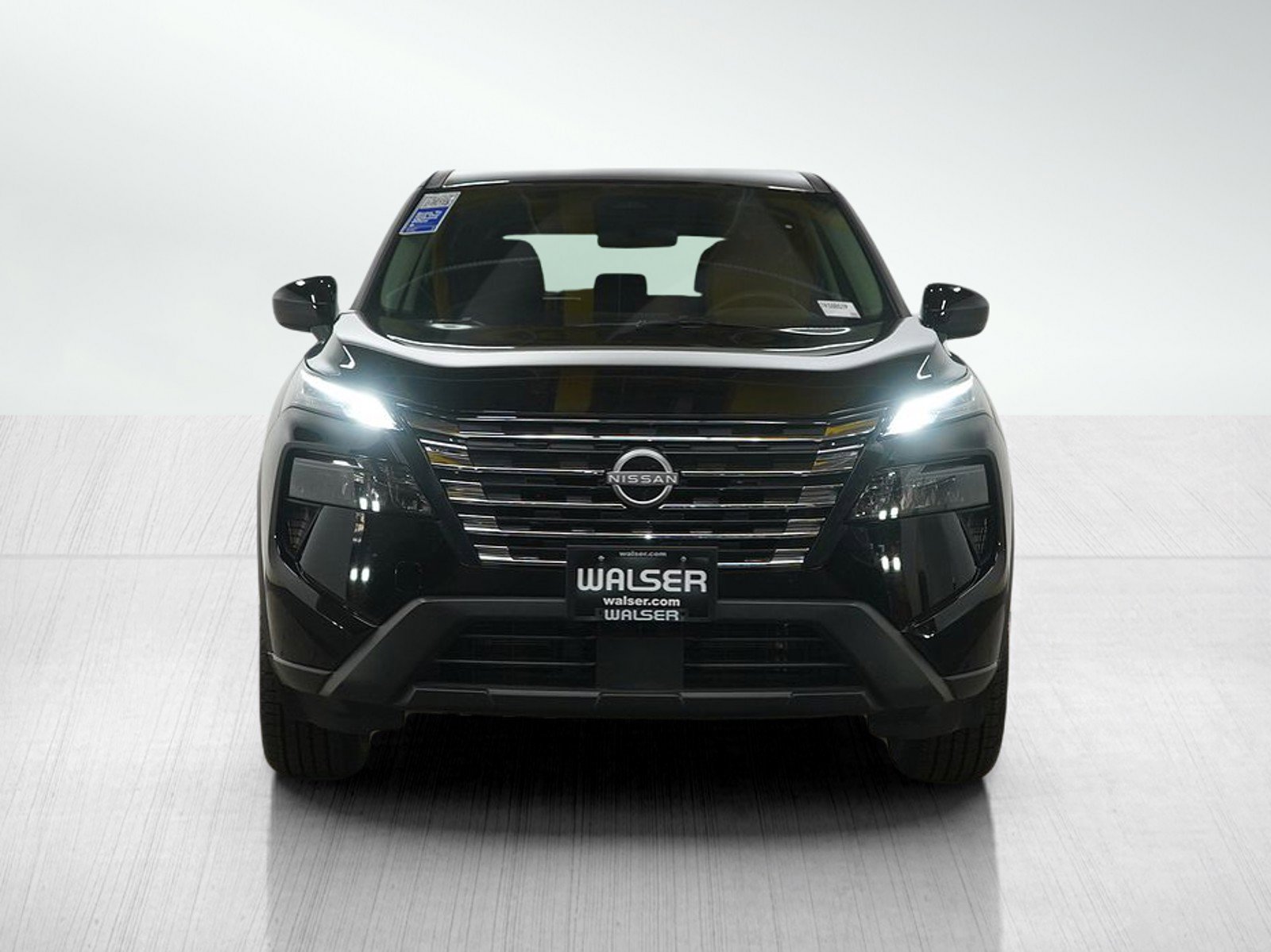 Used 2025 Nissan Rogue SV AWD/4WD image 9