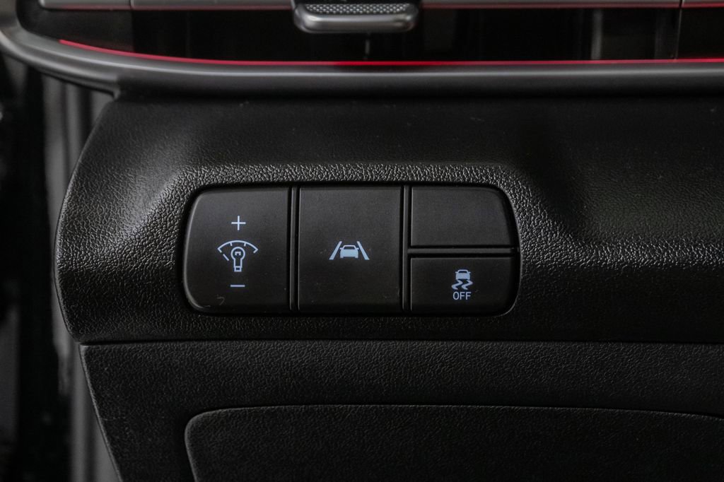 Used 2023 Hyundai Elantra Limited FWD image 19