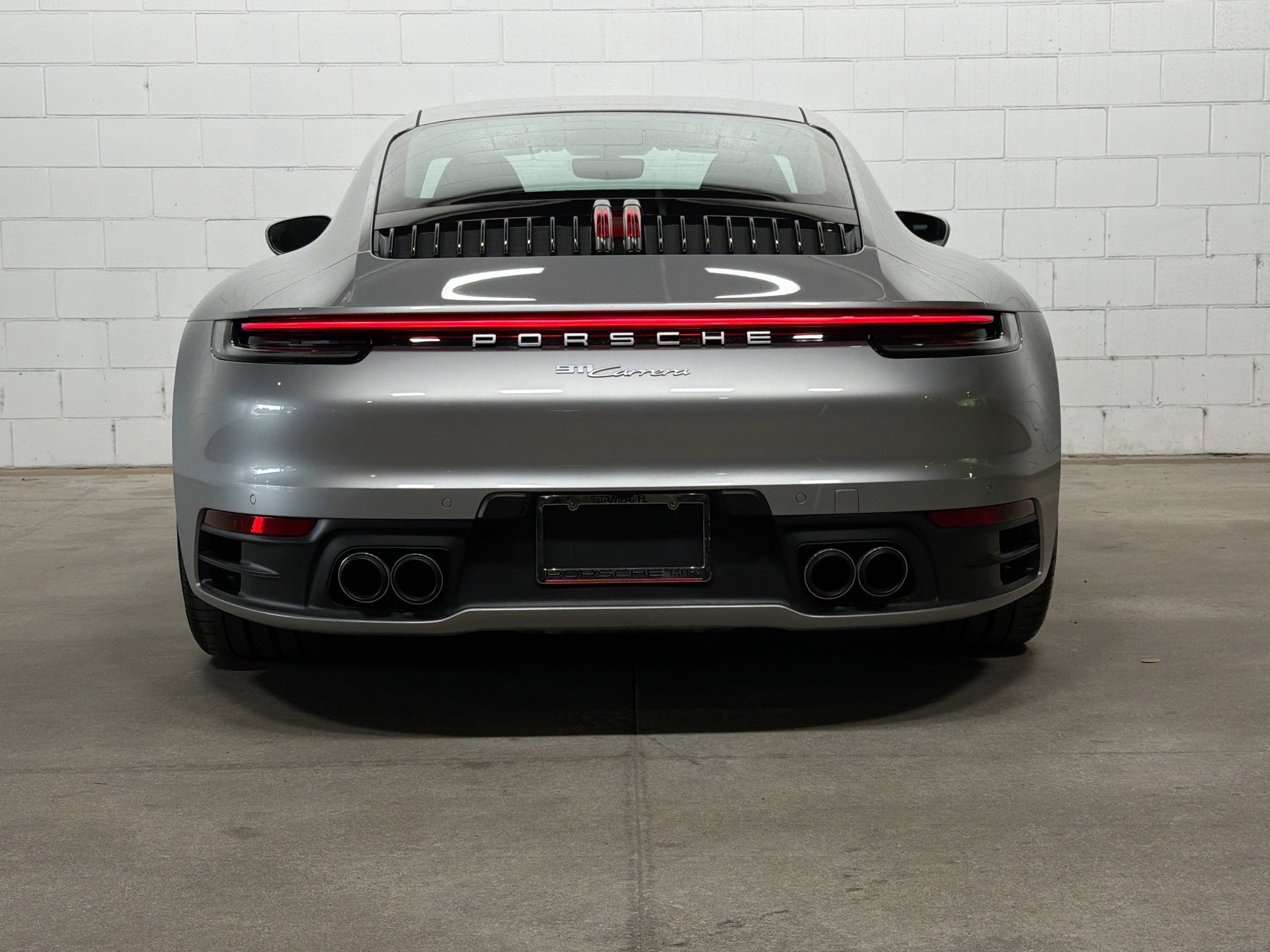 Used 2024 Porsche 911 Carrera RWD image 8