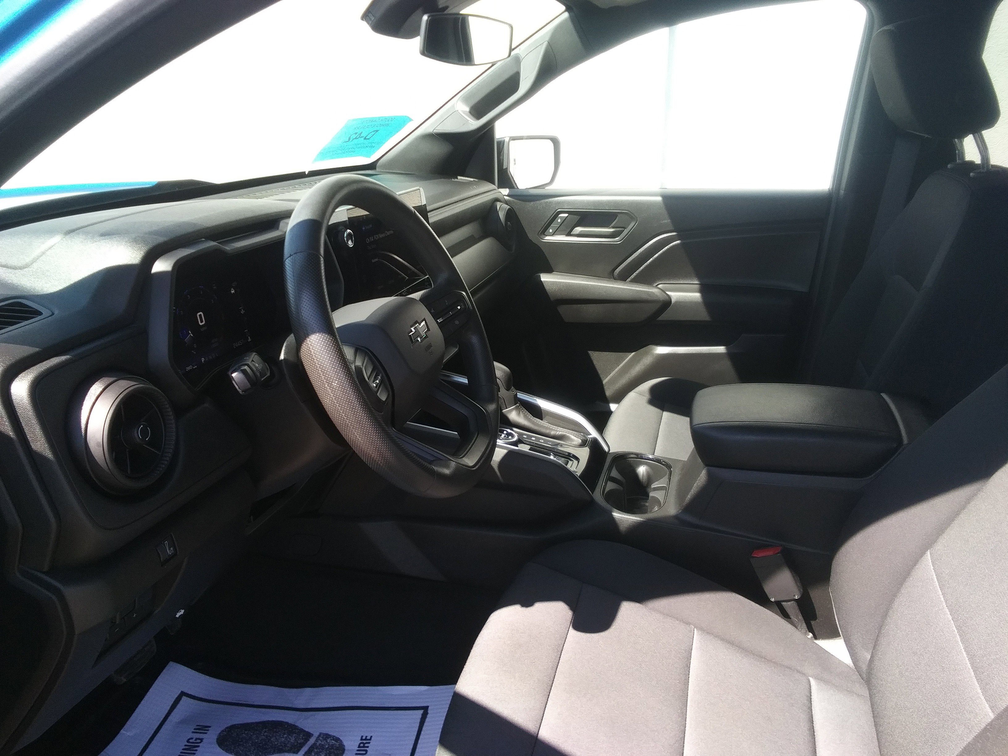 Used 2023 Chevrolet Colorado Trail Boss w/ Technology Package image 12