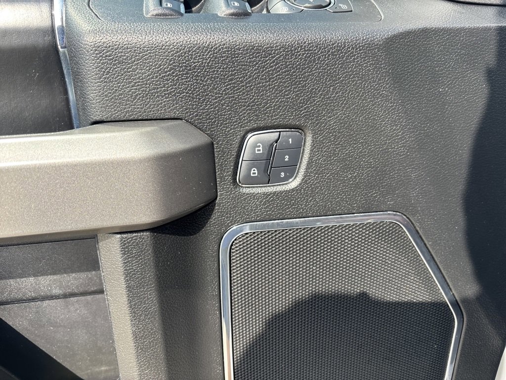 Used 2018 Ford F150 Platinum w/ Equipment Group 701A Luxury image 18