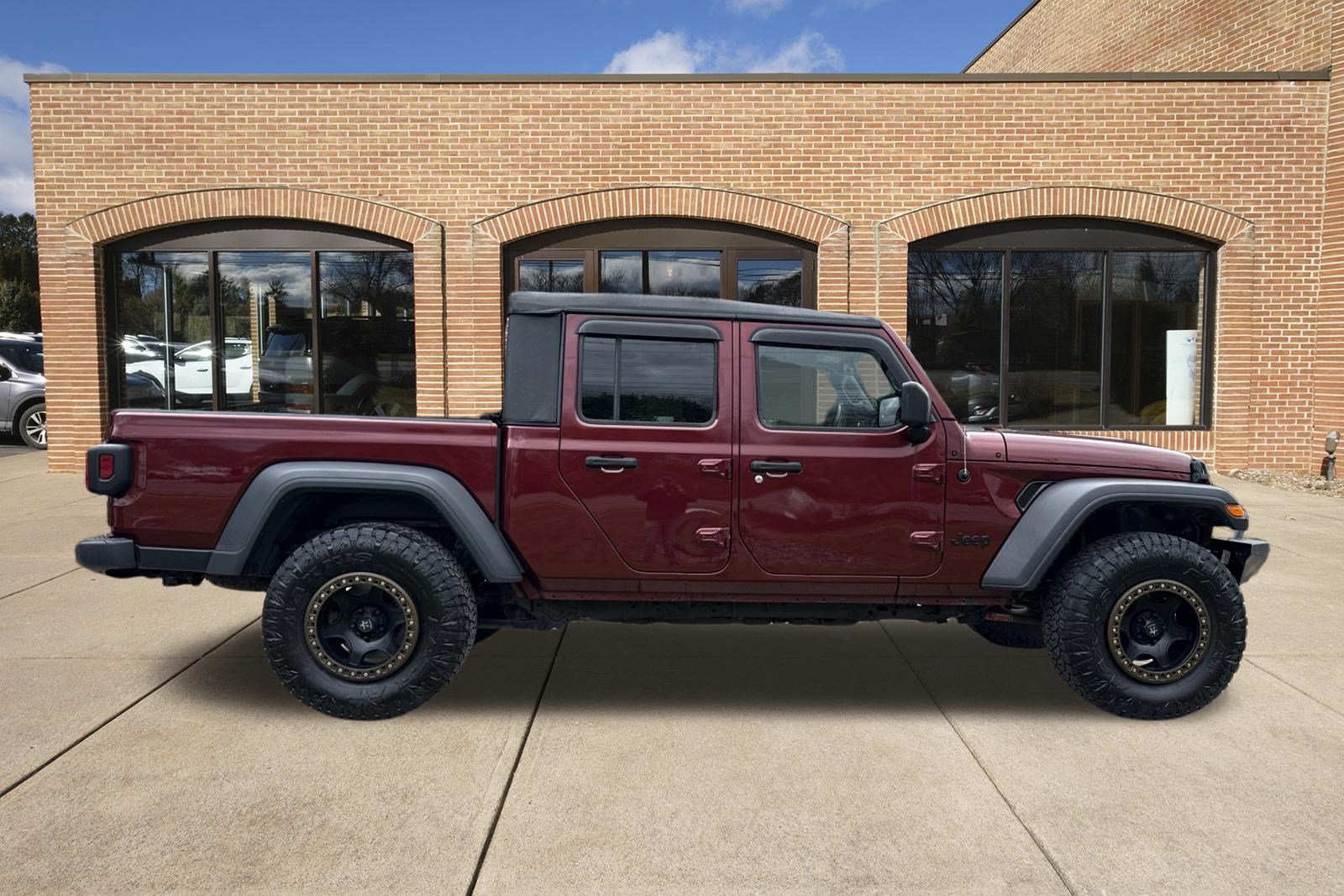 Used 2021 Jeep Gladiator Sport w/ Trailer Tow Package AWD/4WD video 4